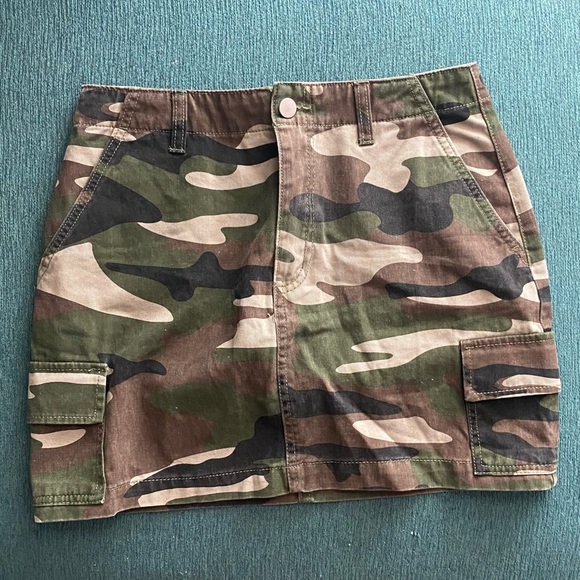Forever 21 camouflage skirt - Picture 1 of 1